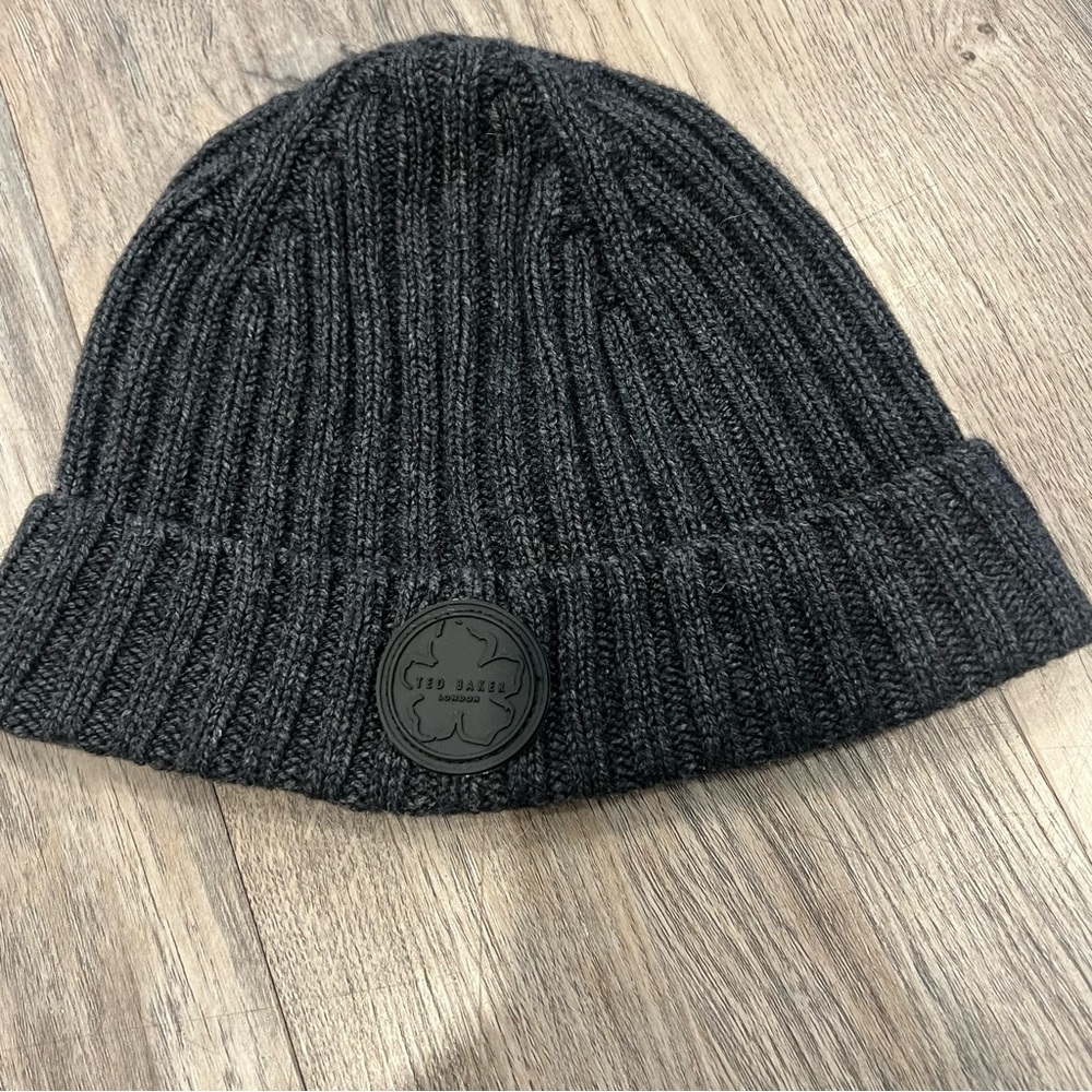 Ted Baker London Men’s Charcoal Grey Ribbed Beanie Hat Toque Merino Wool Blend